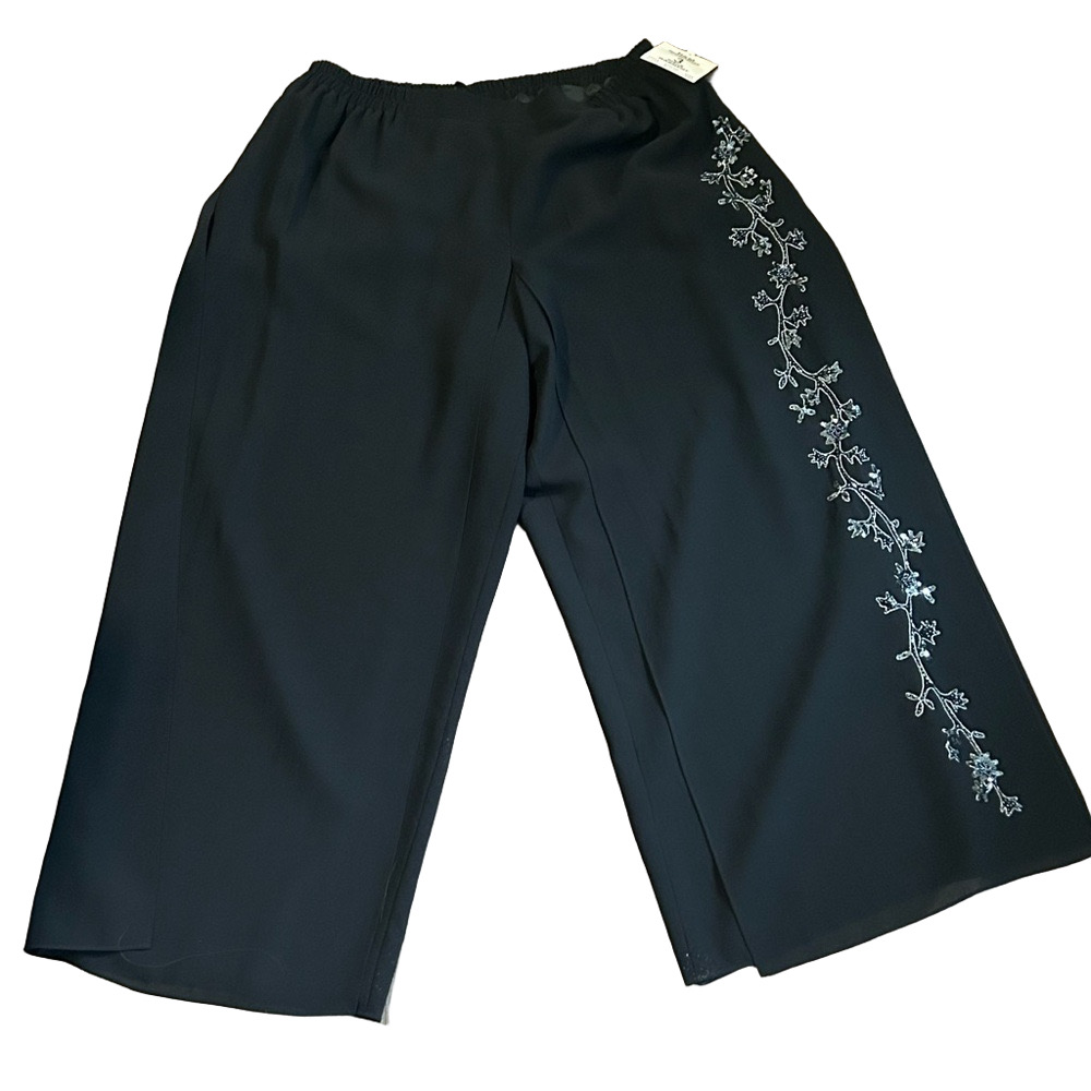 R&M Richards Black Wide Leg pull on Pants Floral Detail Sz 18WP NWT